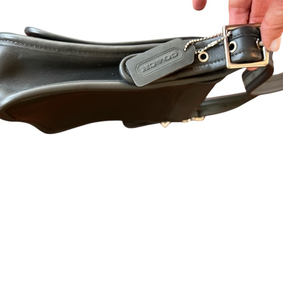 Vintage Coach Gray Leather Crossbody Bag with Adjustable Strap - Picture 4 of 6